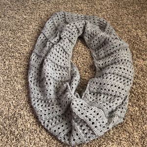 Big woven scarf